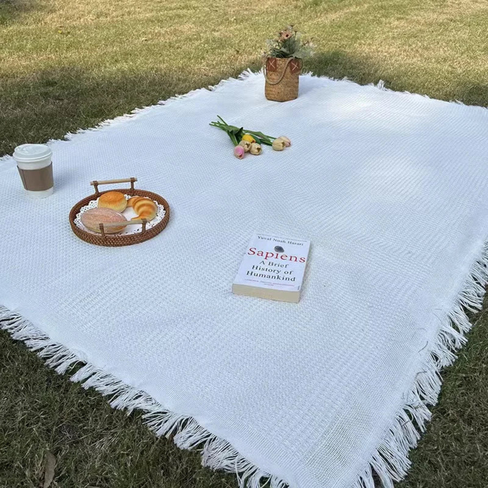 Tasselora | Woven Picnic Blanket with Decorative Tassels - Lightweight for Outdoor Use