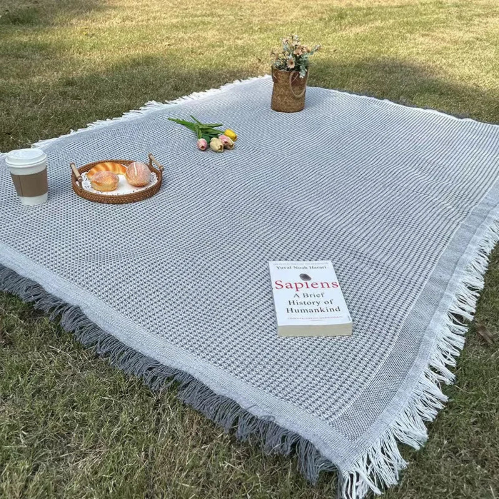 Tasselora | Woven Picnic Blanket with Decorative Tassels - Lightweight for Outdoor Use