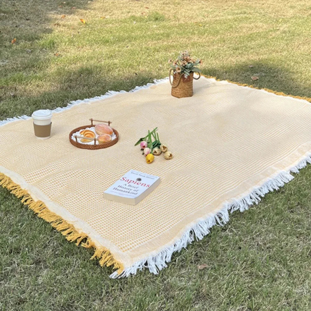 Tasselora | Woven Picnic Blanket with Decorative Tassels - Lightweight for Outdoor Use