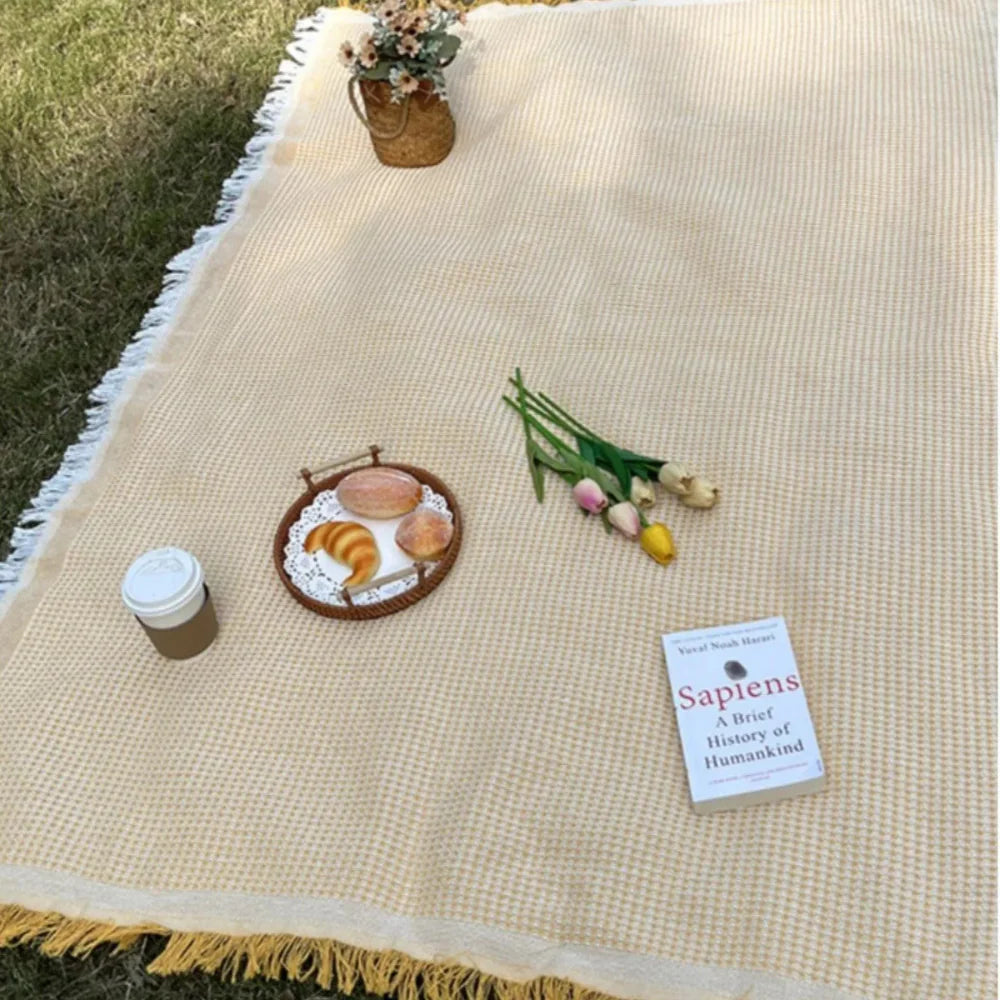 Tasselora | Woven Picnic Blanket with Decorative Tassels - Lightweight for Outdoor Use