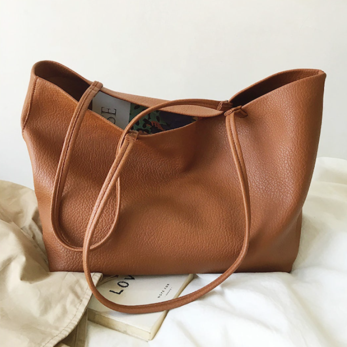 Urban Chic | Large Tote Bag – Scratch-Resistant Synthetic Leather