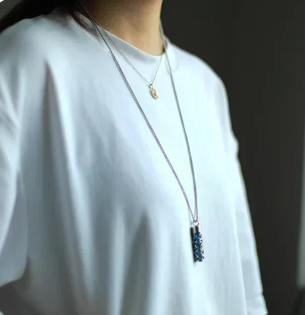 Women's Aroma Diffuser Necklace | Interchangeable Scent Pads & Comfort Fit