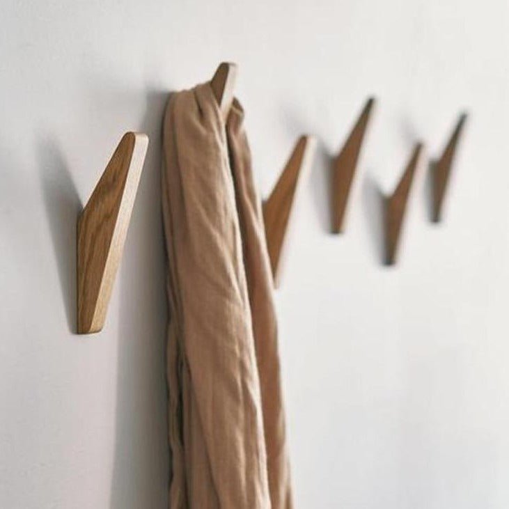 Wooden Wall Hooks – Natural Two-Tone Finish, Minimalist Design for the Entryway or Bedroom 1