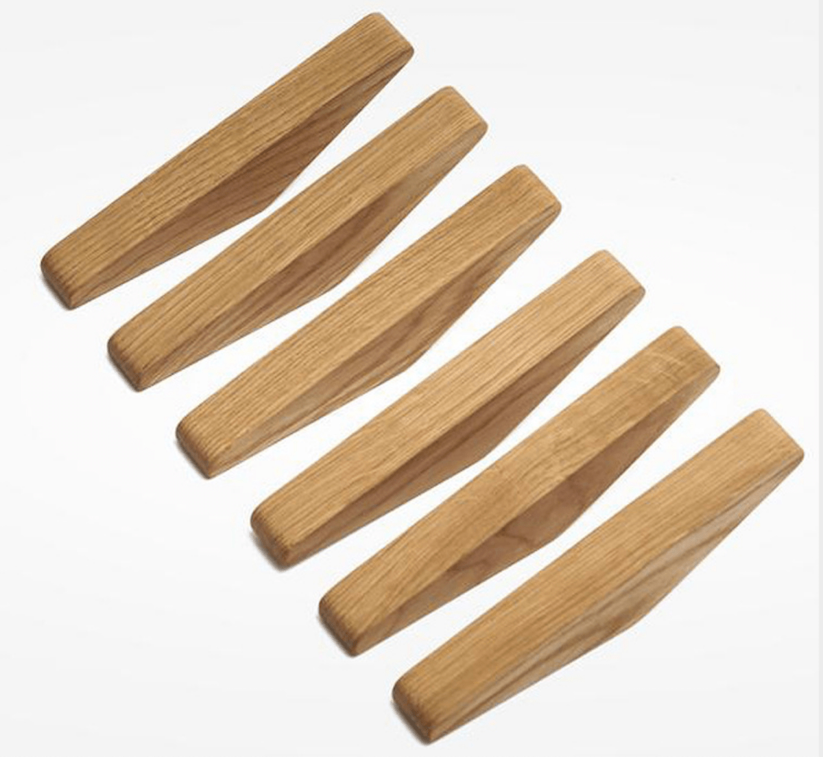 Wooden Wall Hooks – Natural Two-Tone Finish, Minimalist Design for the Entryway or Bedroom 8