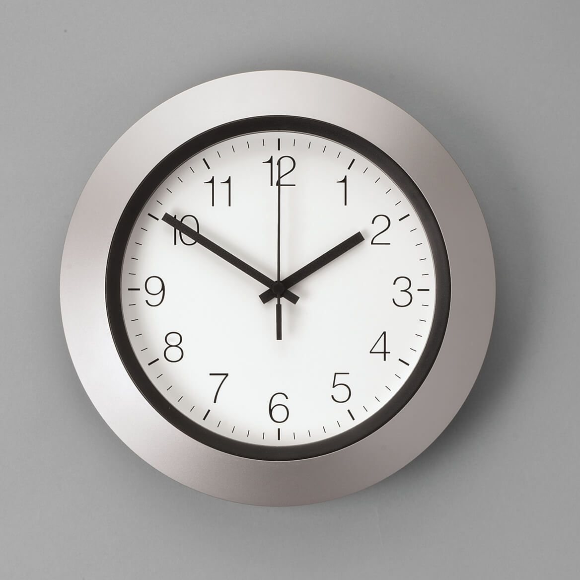 Radio-Controlled Wall Clock 30cm (12in) | Self-Setting Domed Face, Black or Silver | Never Needs Resetting, Battery Powered 3