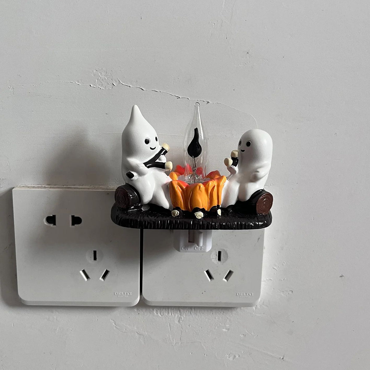 LED Ghost Figurine Halloween Decor | Flickering Warm Fire-Light Effect | Reusable Battery-Operated Resin Decoration 2