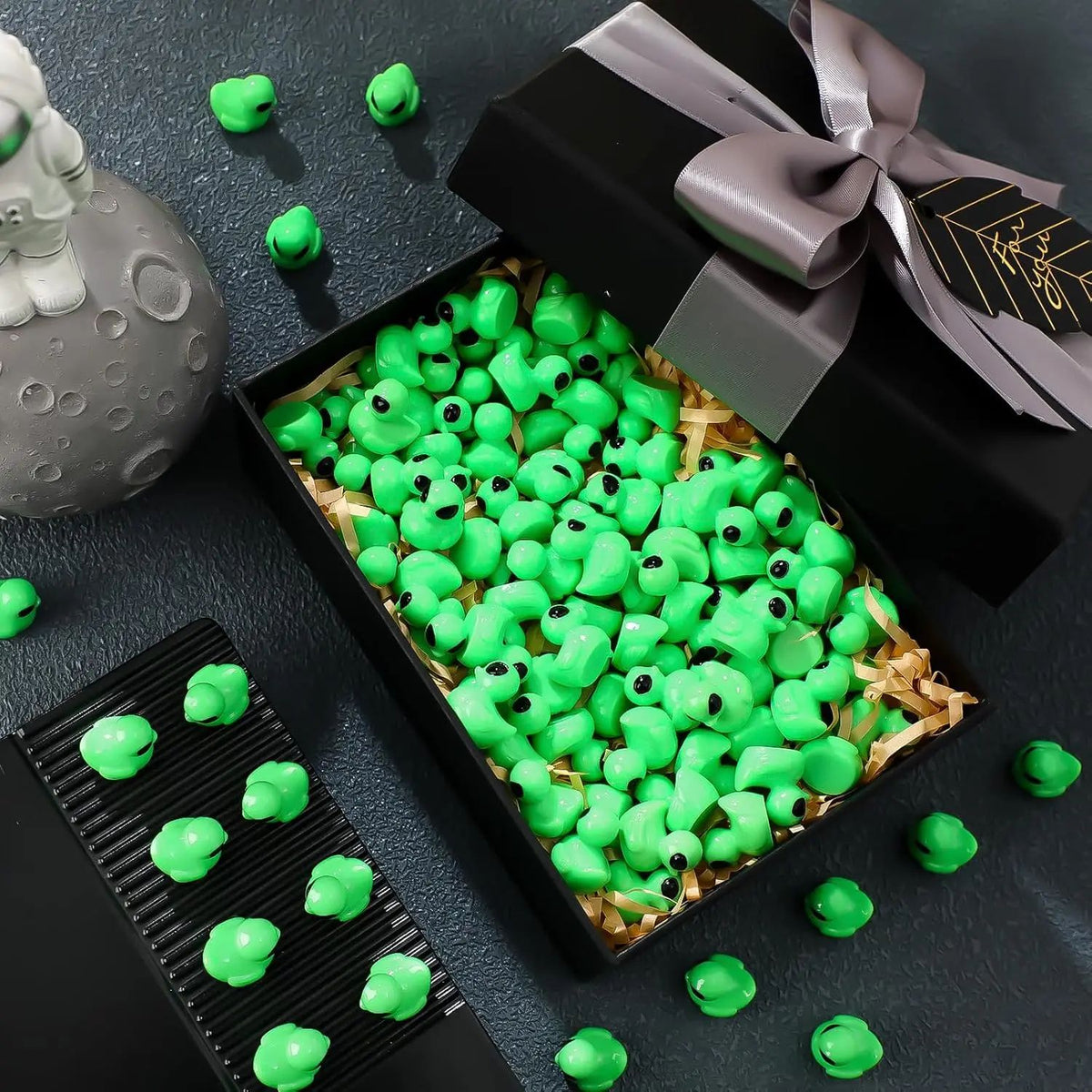 Mini Alien Duck Figurines Resin Set | 50-Piece Sci-Fi Style | Party Favours, Desk Decor, Halloween Displays & Craft Accents 5