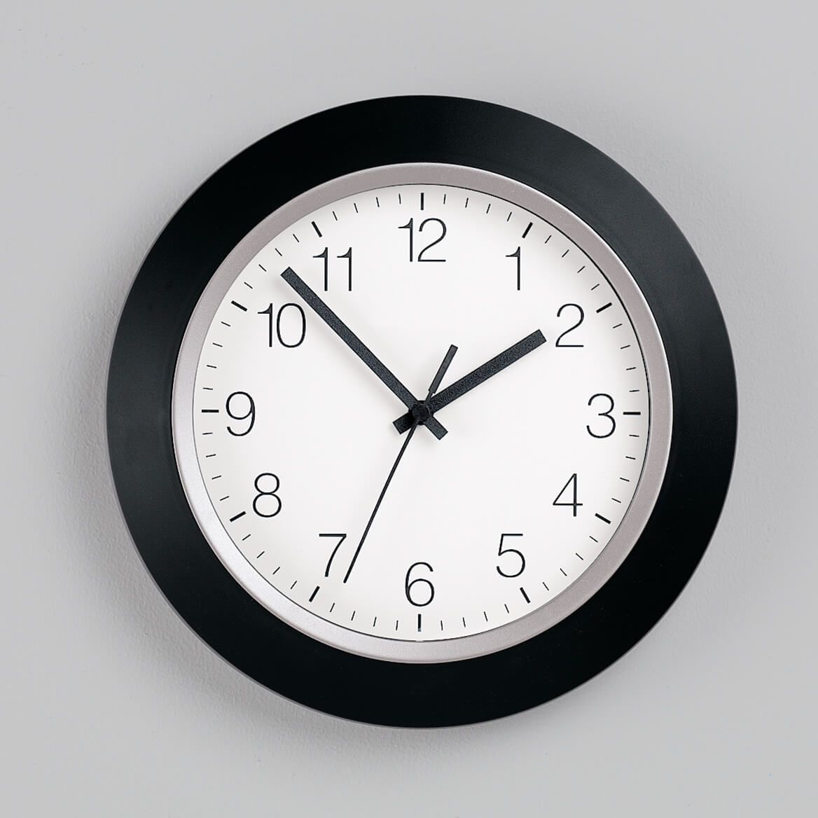 Radio-Controlled Wall Clock 30cm (12in) | Self-Setting Domed Face, Black or Silver | Never Needs Resetting, Battery Powered 1